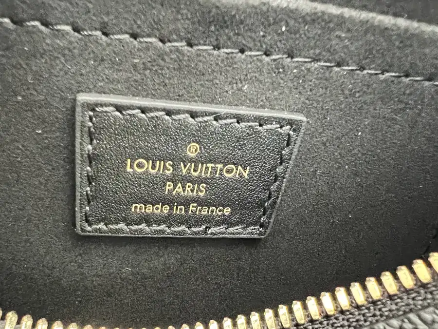 LV Speedy Bandoulière 20 in Monogram Empreinte Leather