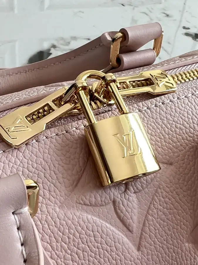 LV Speedy Bandoulière 20 in Monogram Empreinte Leather