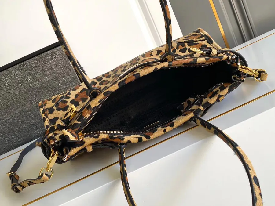 LusSolf Print Leopard Bag