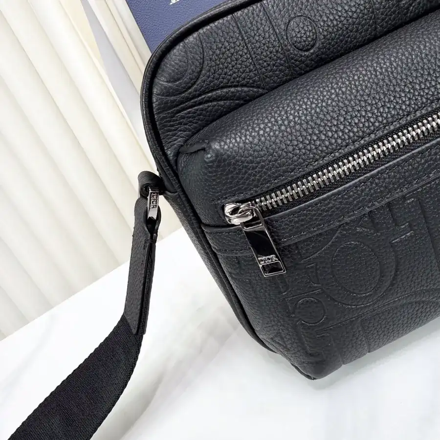 Rider 2.0 Zip Messenger Bag Black with Gravity Print