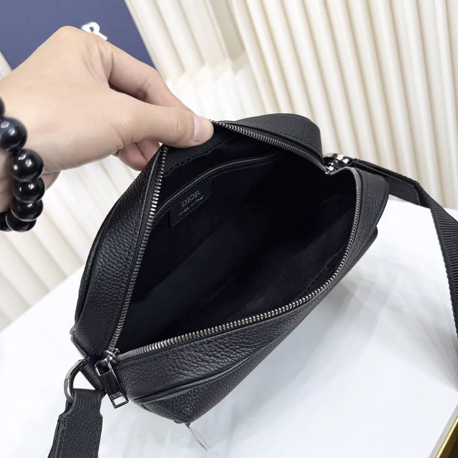 Rider 2.0 Zip Messenger Bag Black with Gravity Print