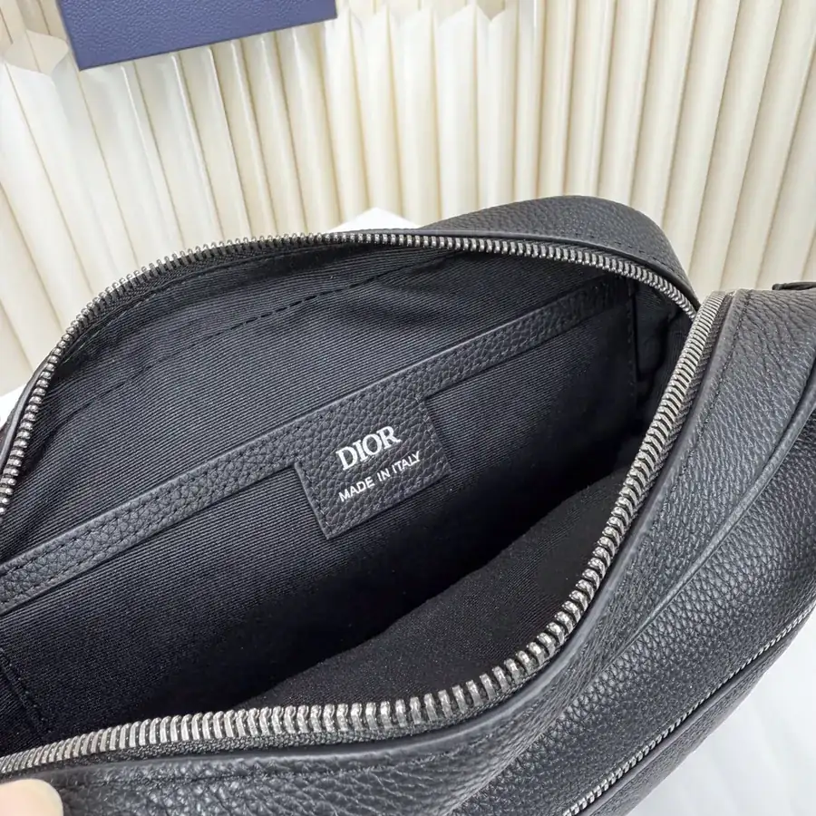 Rider 2.0 Zip Messenger Bag Black with Gravity Print