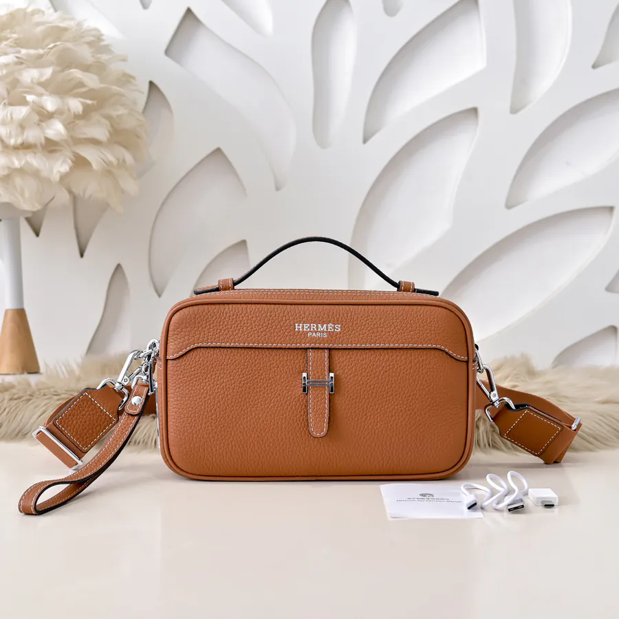 Hermes Men's Crossbody Bag Premium Calfskin, Elegant Hardware
