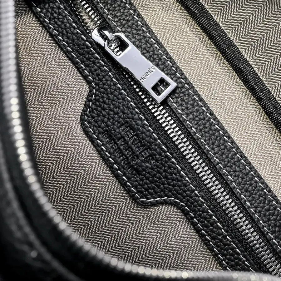 Hermes Men's Crossbody Bag Premium Calfskin, Comfortable Fit