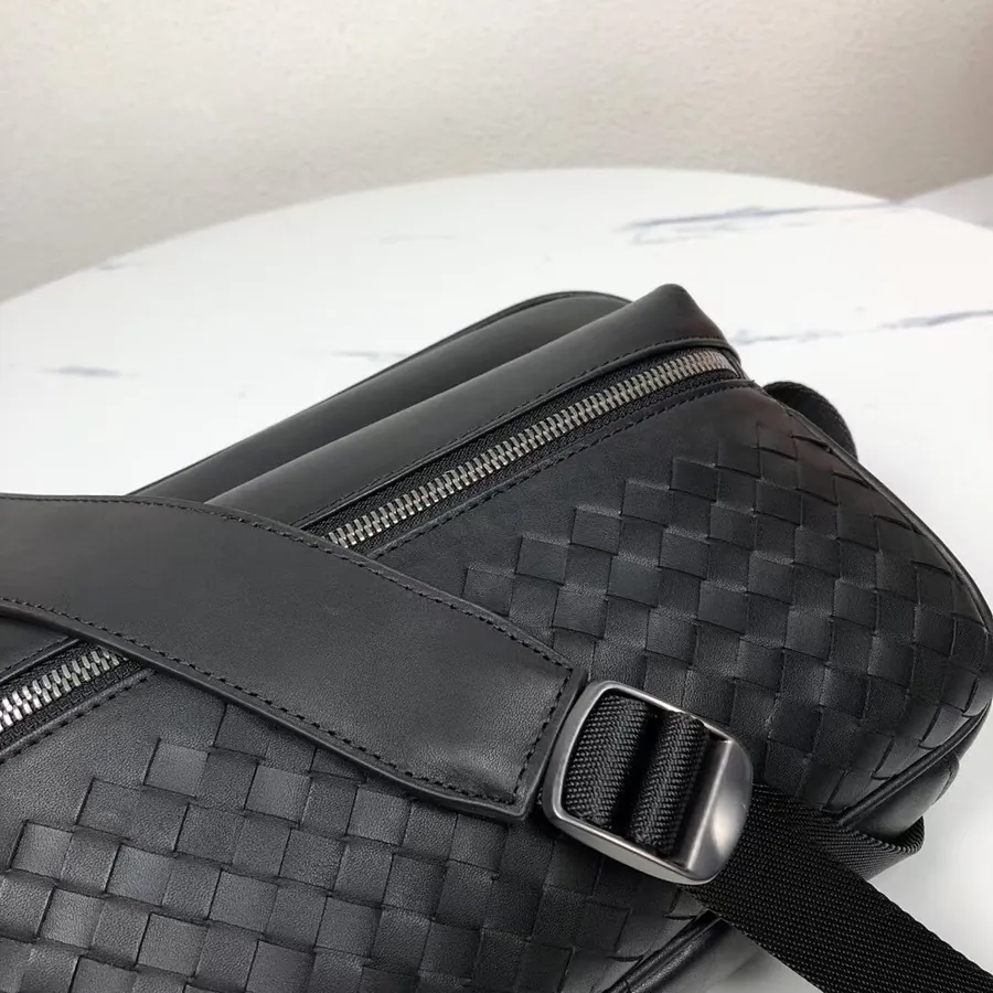 420BV Woven Messenger Bag Minimalist Design