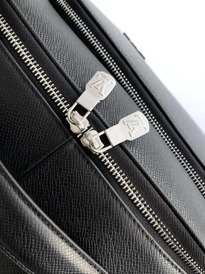 Avenue Damier Infinity Shoulder Bag Grained Calfskin