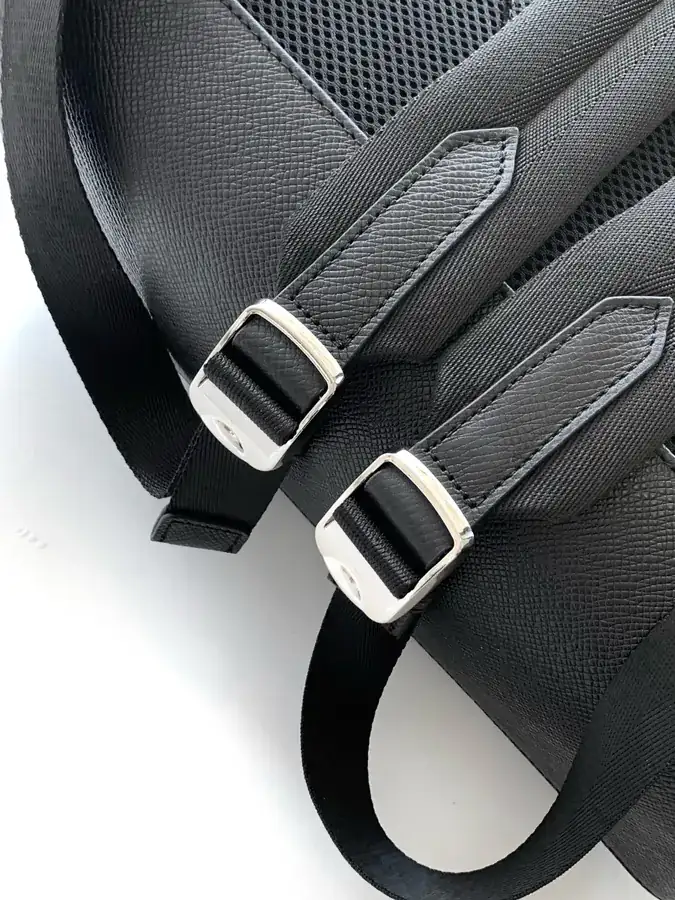 Avenue Damier Infinity Shoulder Bag Grained Calfskin