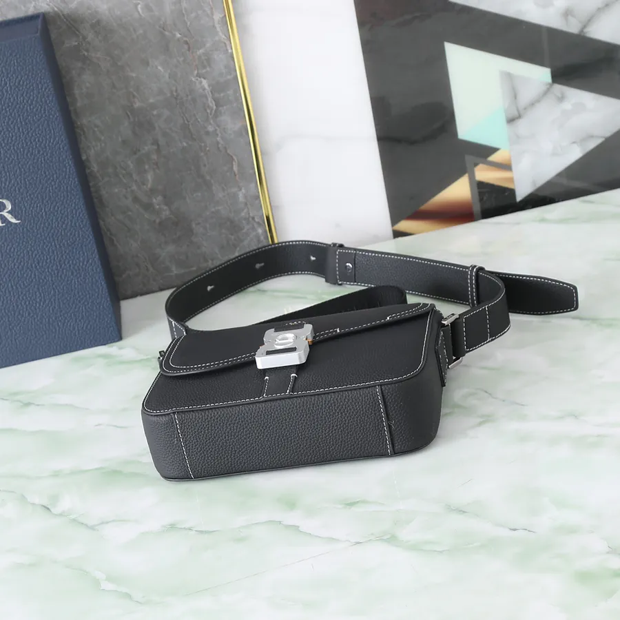 DIOR Bucket Bag in Black Full Leather