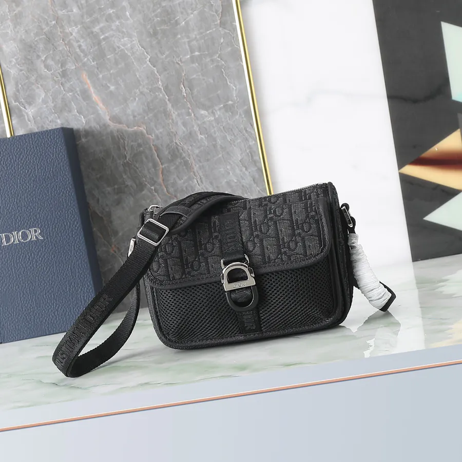 Cistian 8 Handbag with Shoulder Strap Autumn 2023 Men's Collection