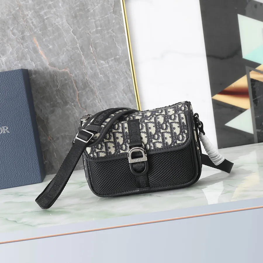 8 Handbag with Strap 2023 Autumn Menswear Collection