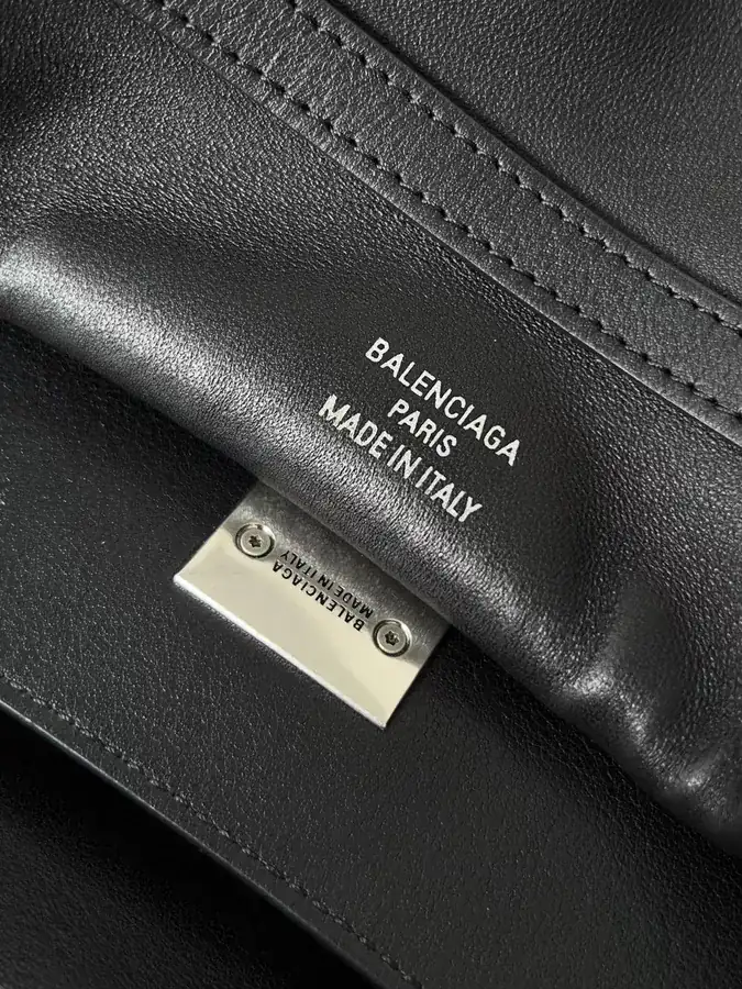 BaleNCIAGA Rodeo Large Bucket Bag with Grained Calfskin