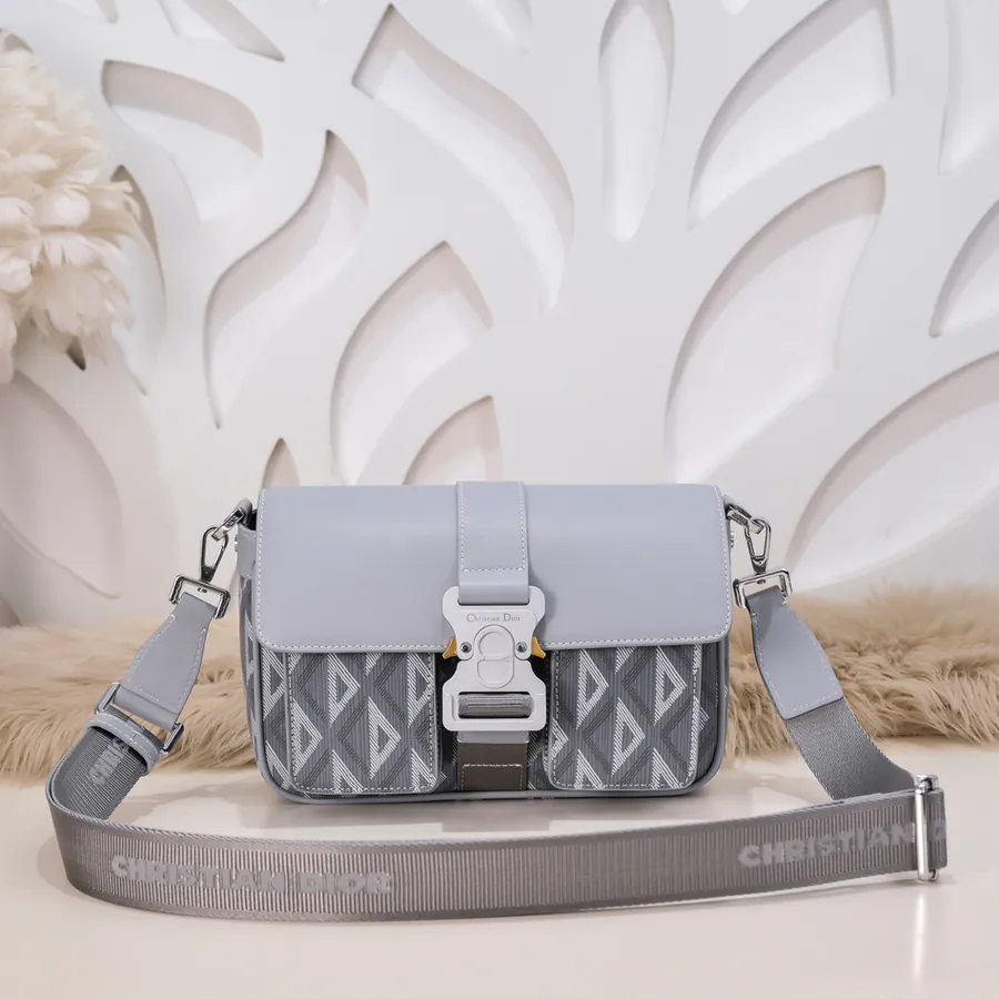 New Hit the Road Messenger Bag Modern Style & Premium Craft