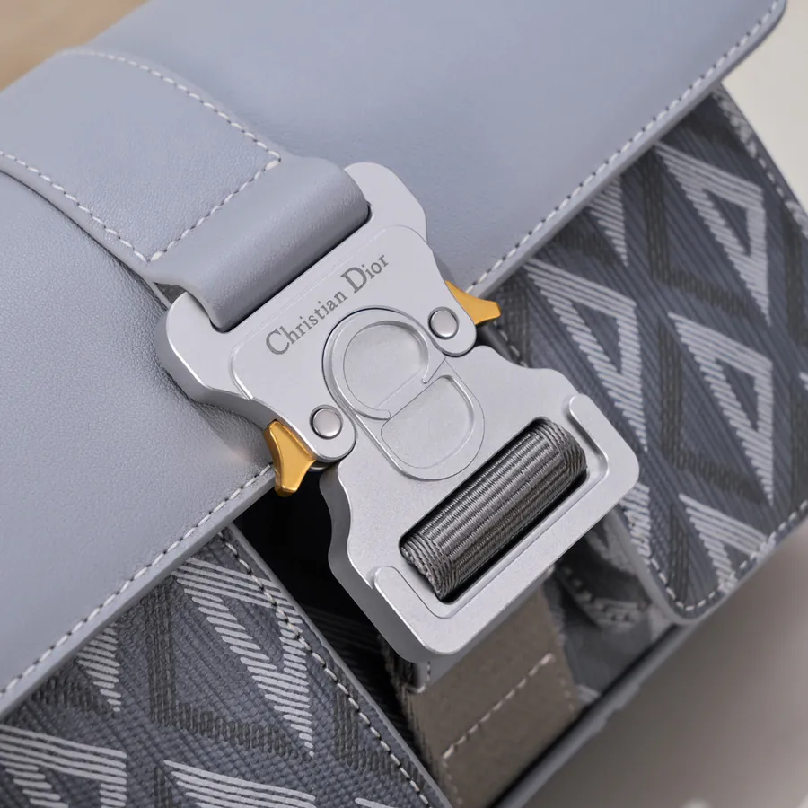 New Hit the Road Messenger Bag Modern Style & Premium Craft