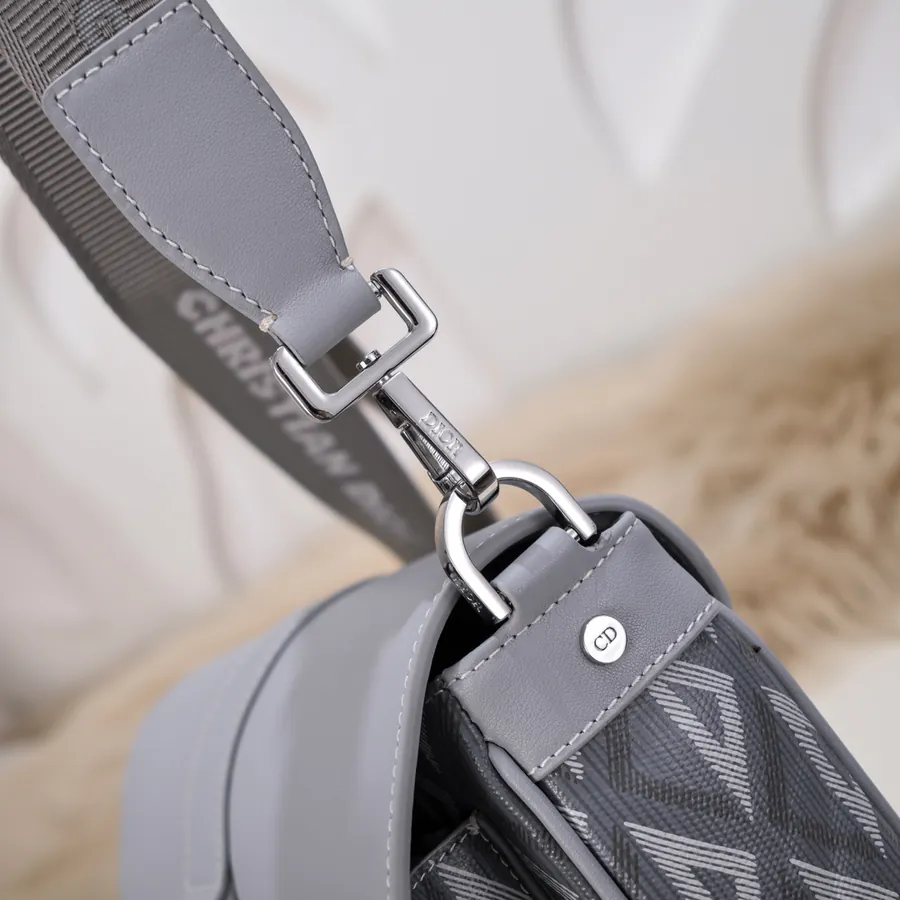 New Hit the Road Messenger Bag Modern Style & Premium Craft