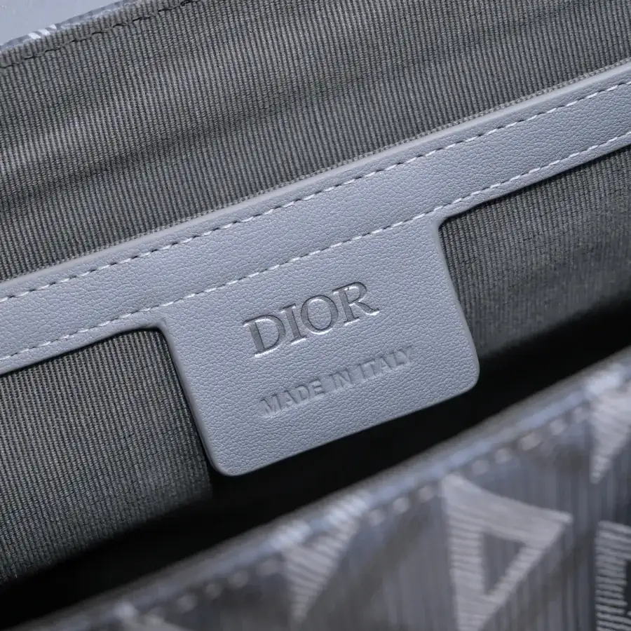 New Hit the Road Messenger Bag Modern Style & Premium Craft
