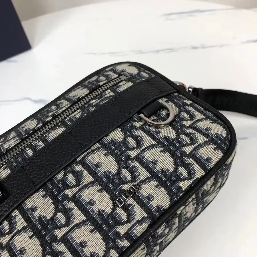 Holdmark Safari Mini Messenger Bag