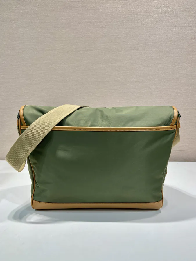 New Postman Bag in 2VD052A Large Size