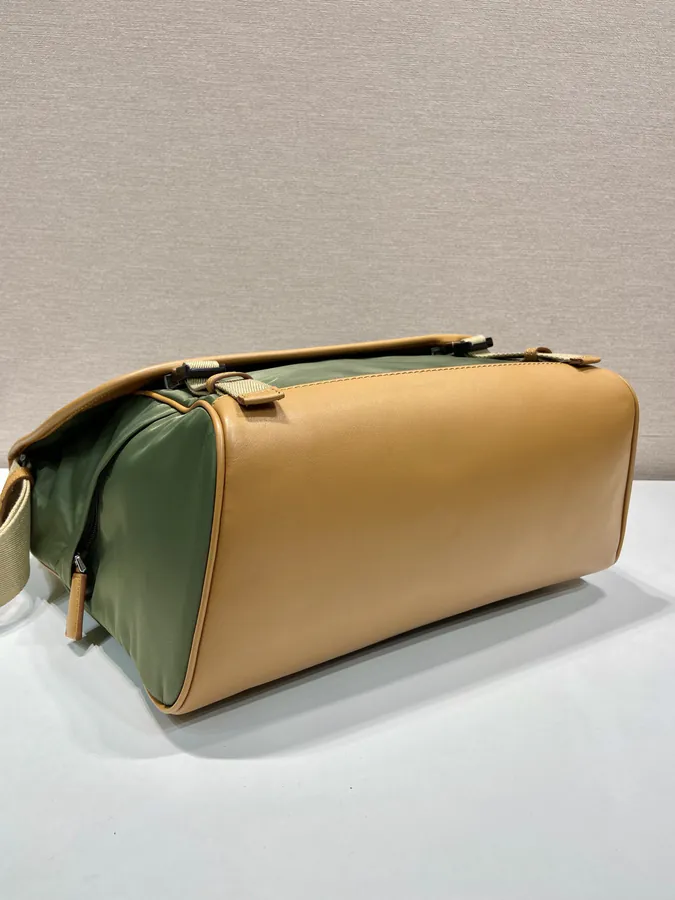 New Postman Bag in 2VD052A Large Size