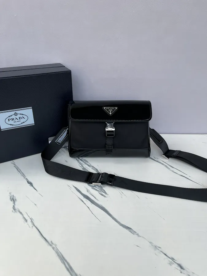 New Post Mail Bag Modern Material Mix Design