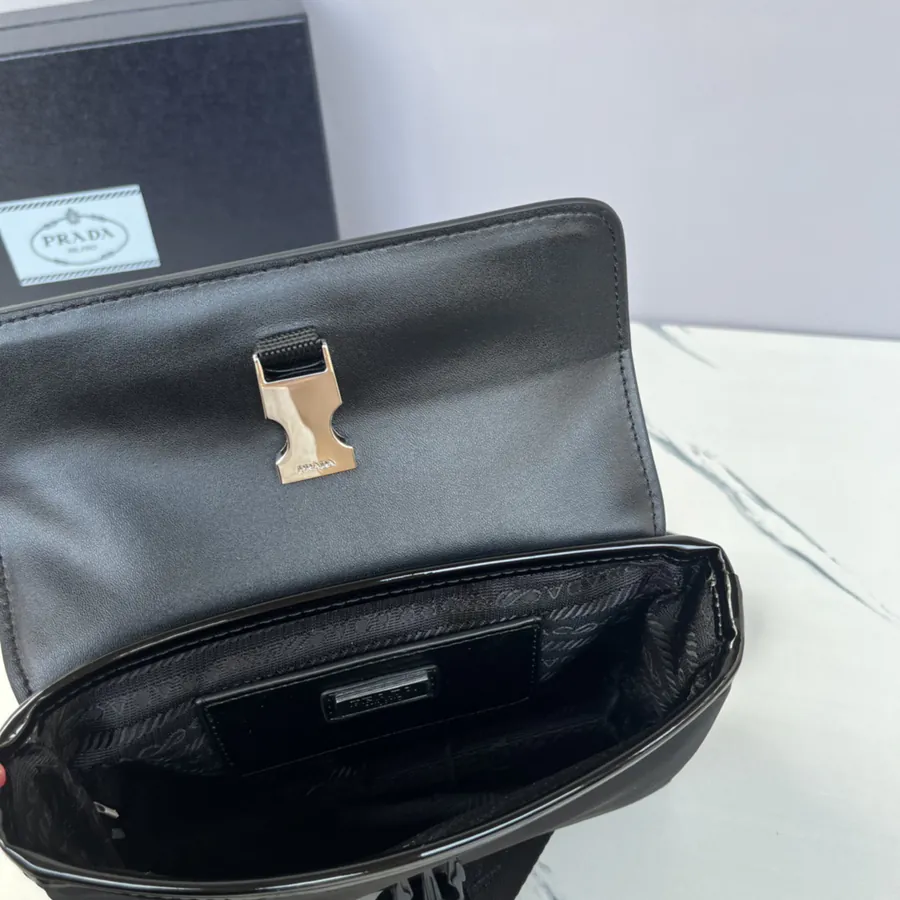 New Post Mail Bag Modern Material Mix Design