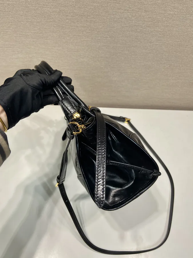 LusSolf Oil Tanned Leather Bucket Bag with Adjustable Strap