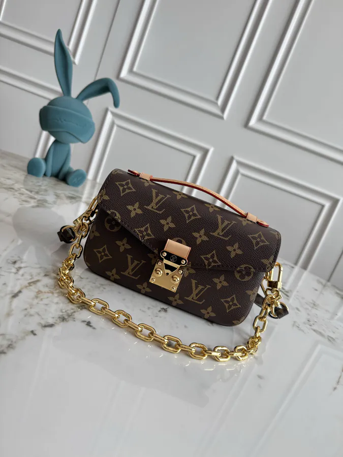 Pochette Métis East West Bucket Bag in Monogram