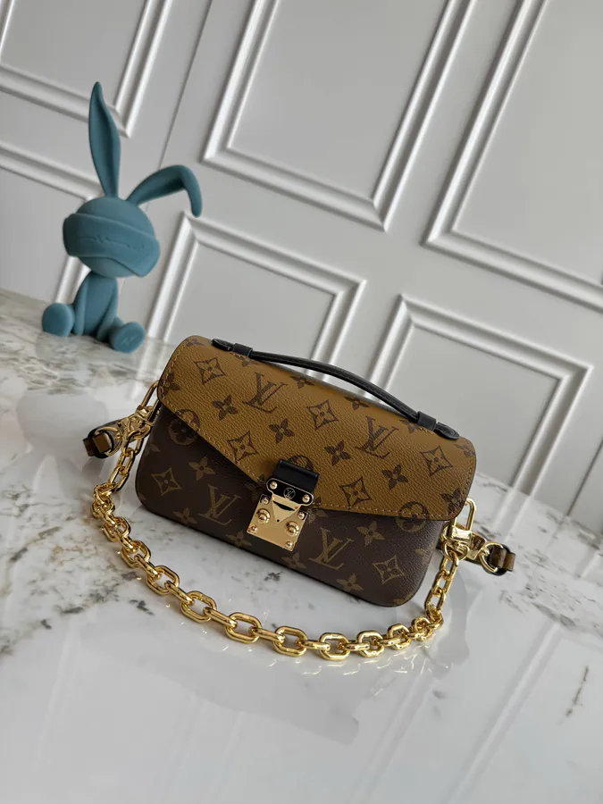 Pochette Métis East West Bucket Bag in Monogram