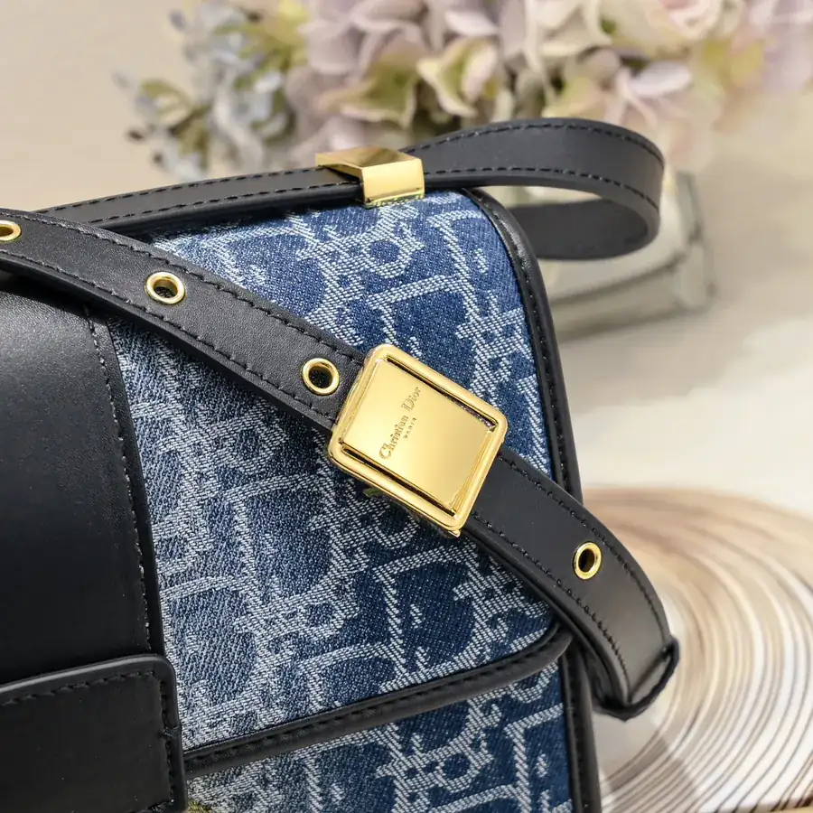 Dior 30 Montaigne Bucket Bag