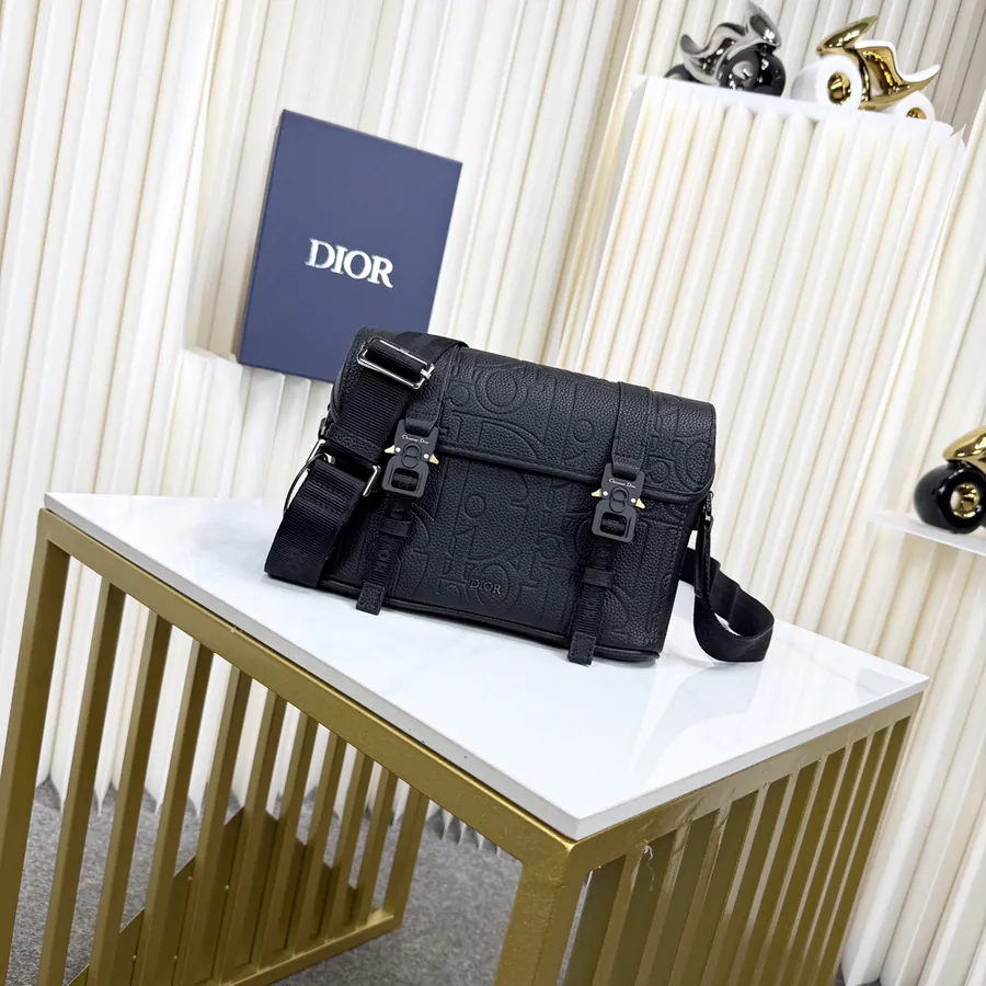 Hit The Road Flip Messenger Bag Premium Leather, Italian Craftsmanship