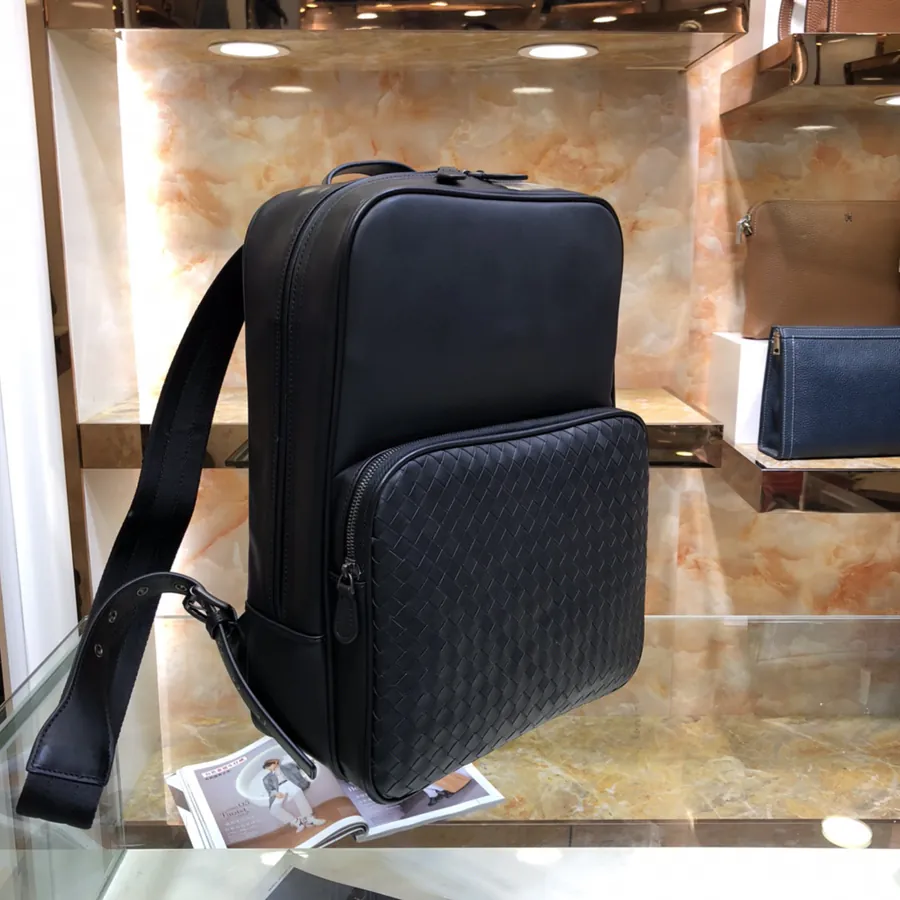 BV Latest Men's Backpack Premium Quality, Grained Calfskin, Sleek Design