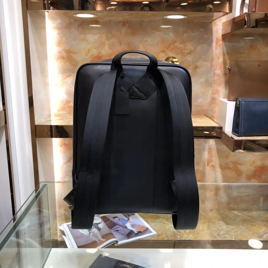 BV Latest Men's Backpack Premium Quality, Grained Calfskin, Sleek Design