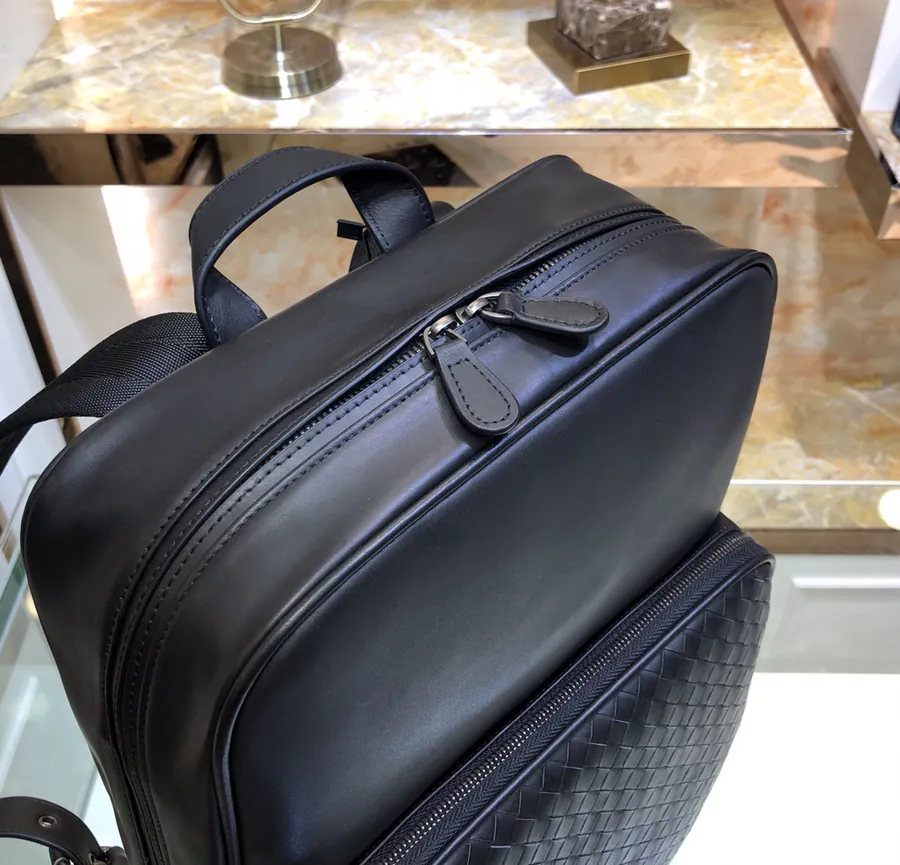 BV Latest Men's Backpack Premium Quality, Grained Calfskin, Sleek Design