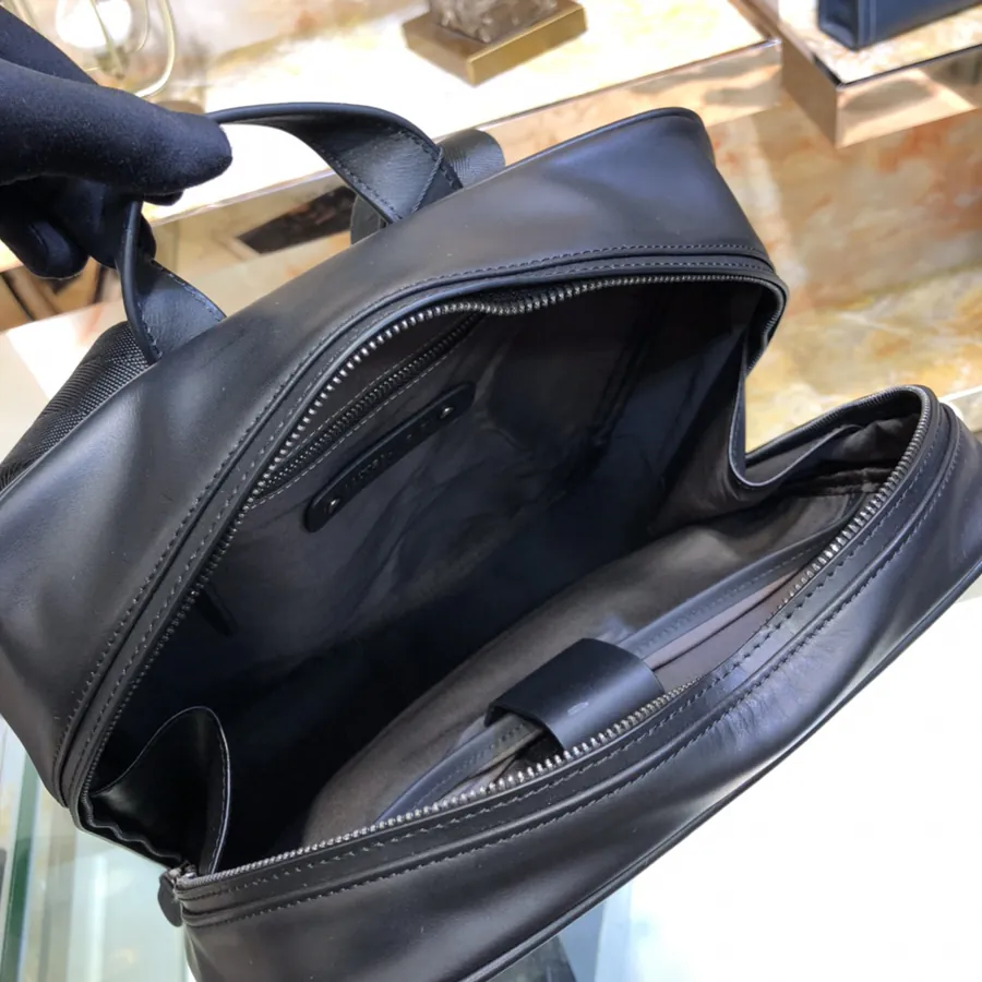 BV Latest Men's Backpack Premium Quality, Grained Calfskin, Sleek Design
