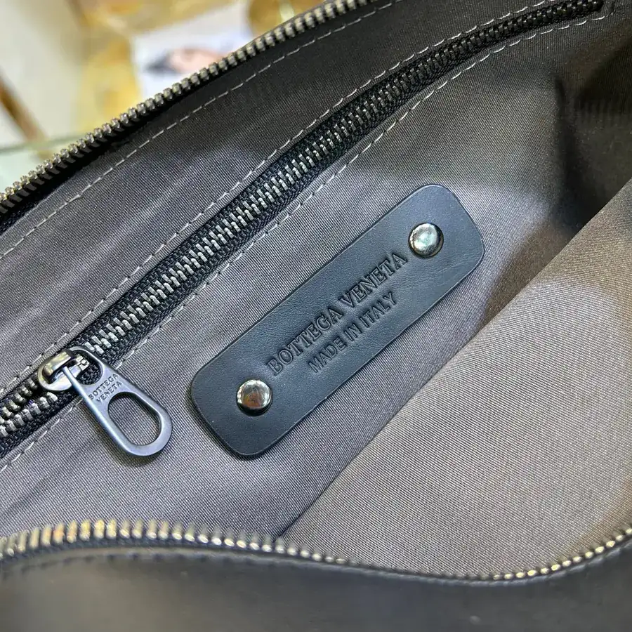 BV Latest Men's Crossbody Bag Premium Quality
