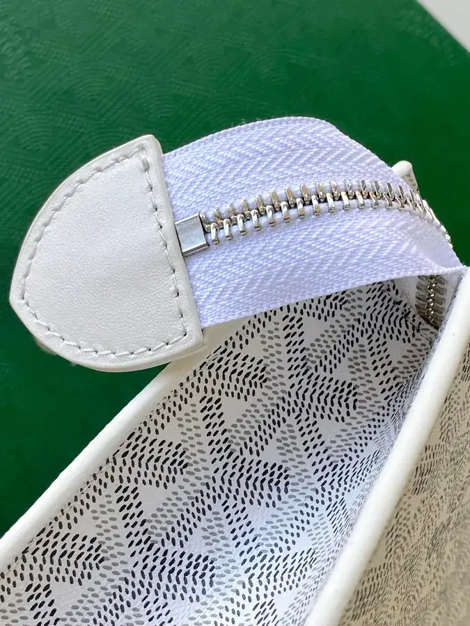 Gogo Bucket Bag New White Color Premium Quality