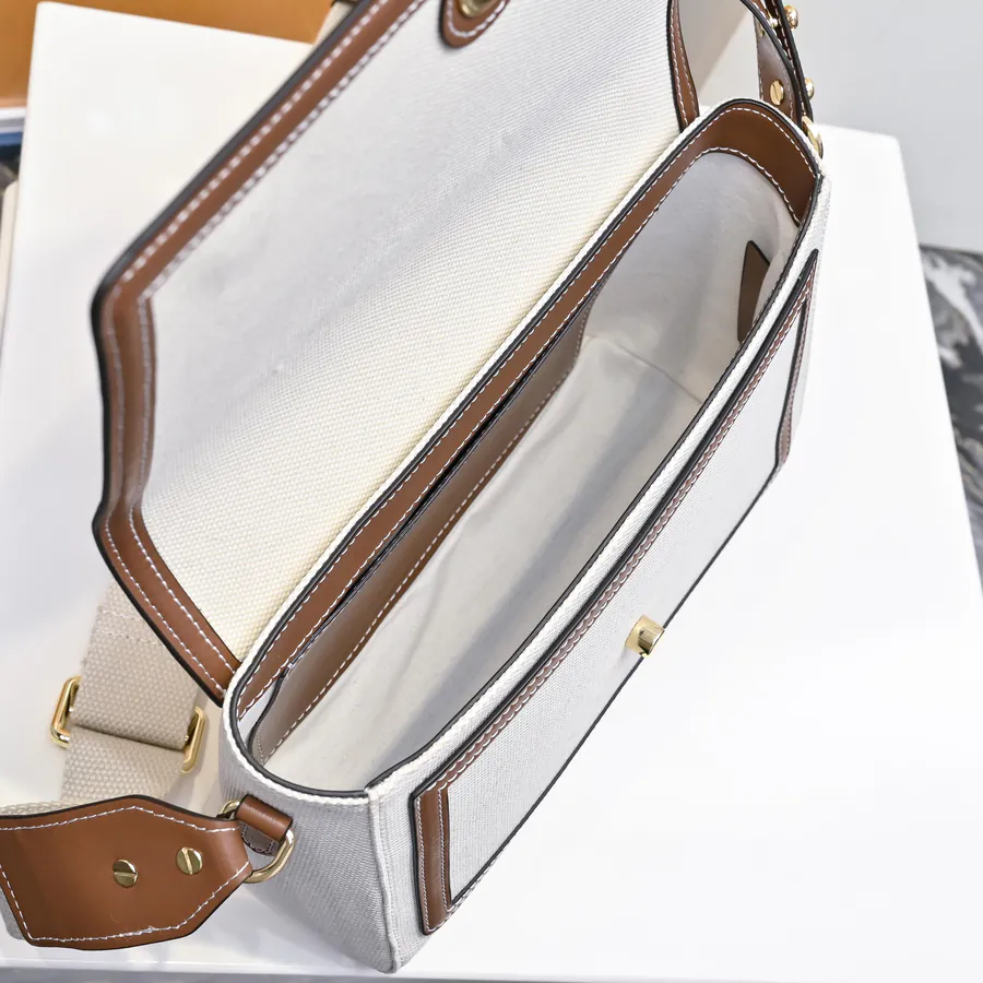 Burberry Shoulder Bag Classic Style, Premium Quality