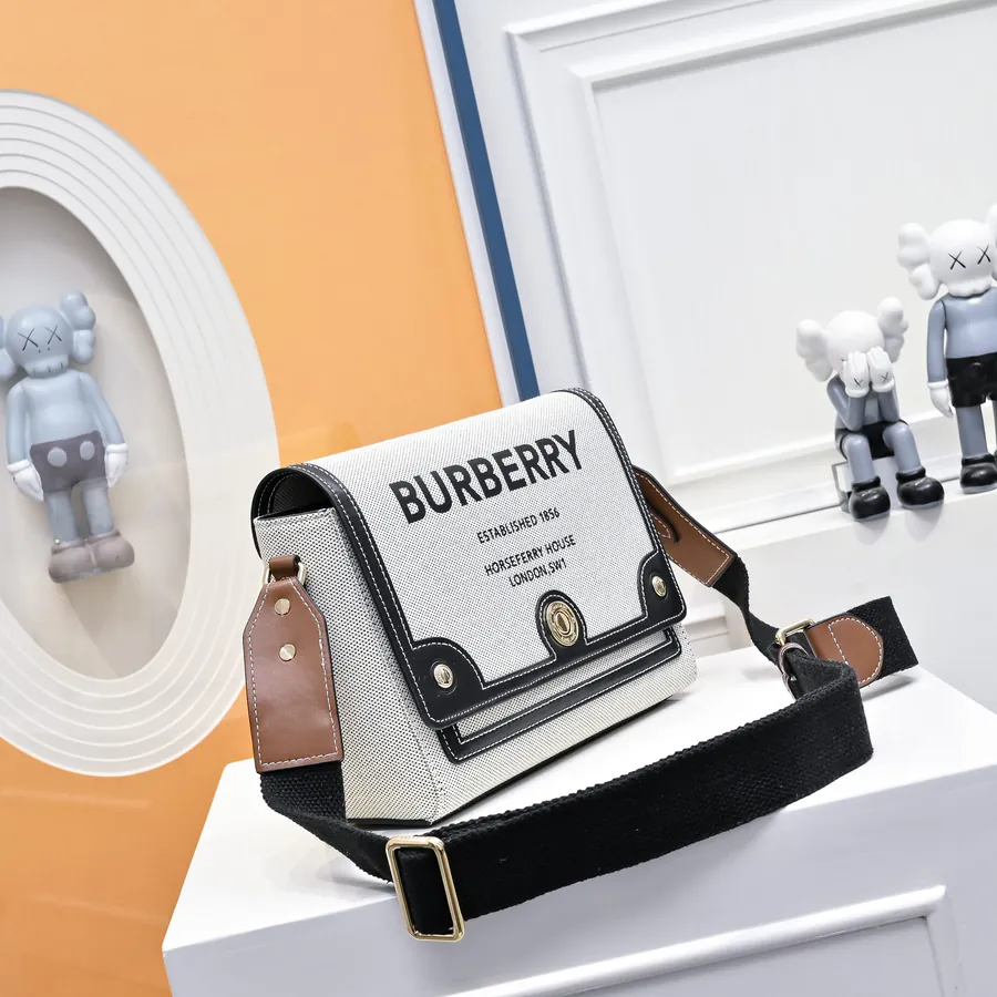 Burberry Shoulder Bag Classic Style