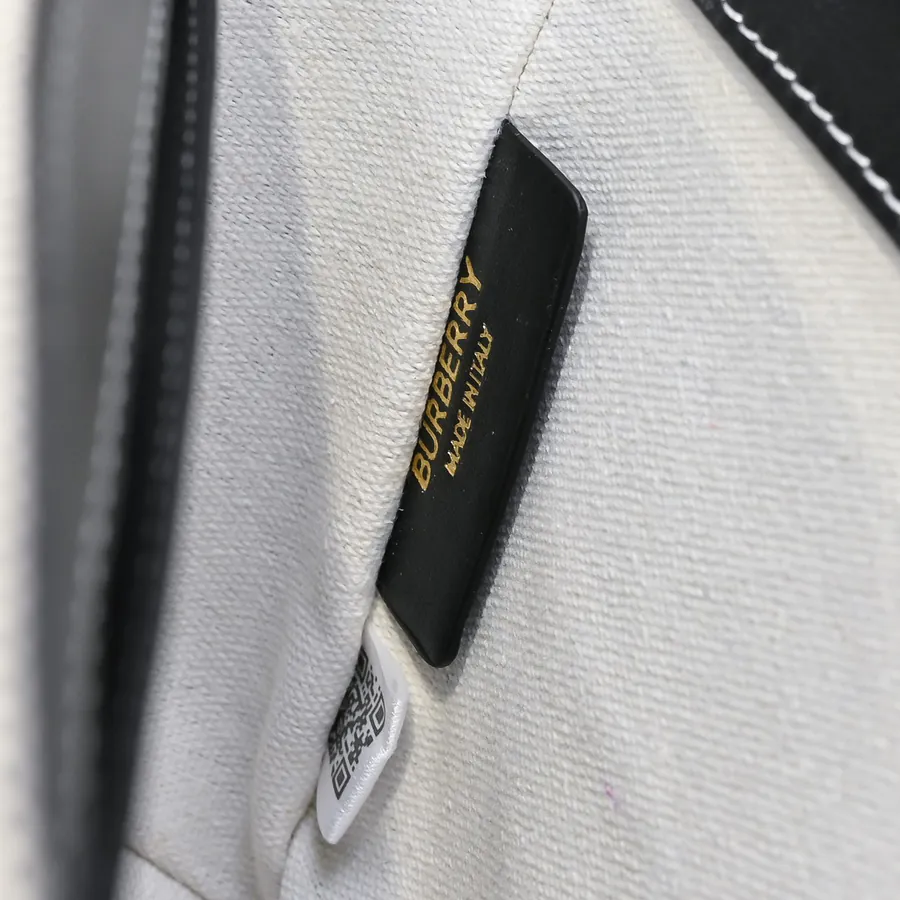 Burberry Shoulder Bag Classic Style