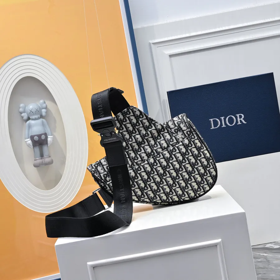 Dior Saddle Bag Stylish and Trendy for Men