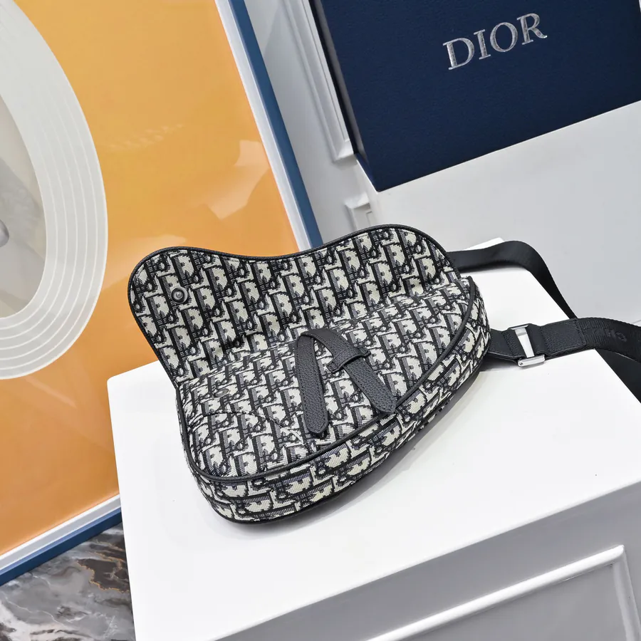 Dior Saddle Bag Stylish and Trendy for Men