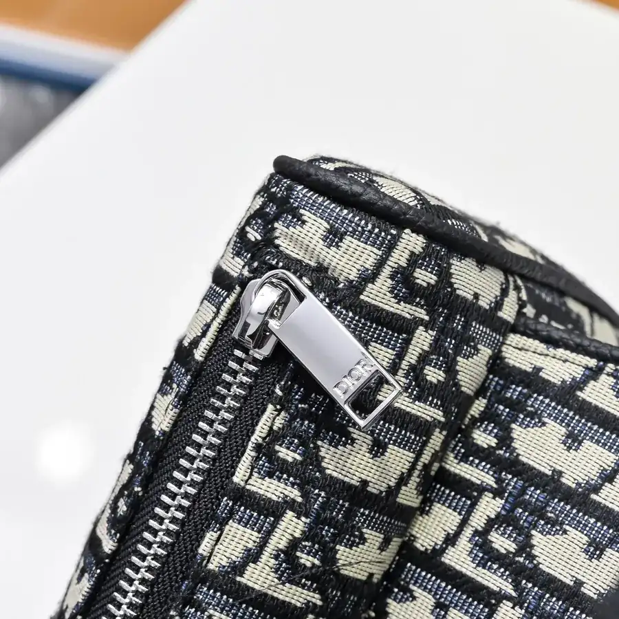 Dior Saddle Bag Stylish and Trendy for Men