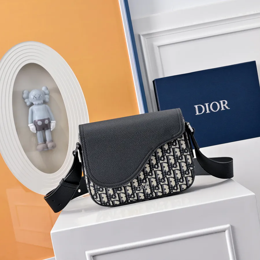 Di.or Mini Saddle Messenger Bag Black Oblique Print