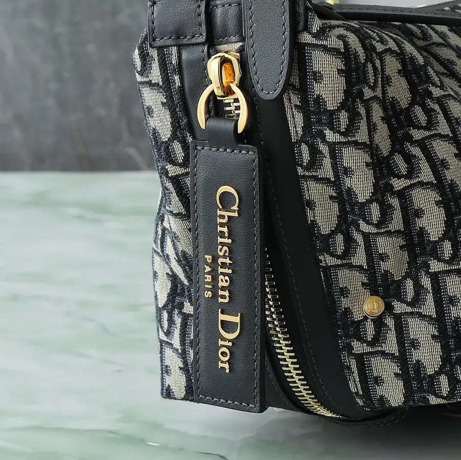 D Journey Handbag in Grained Calfskin