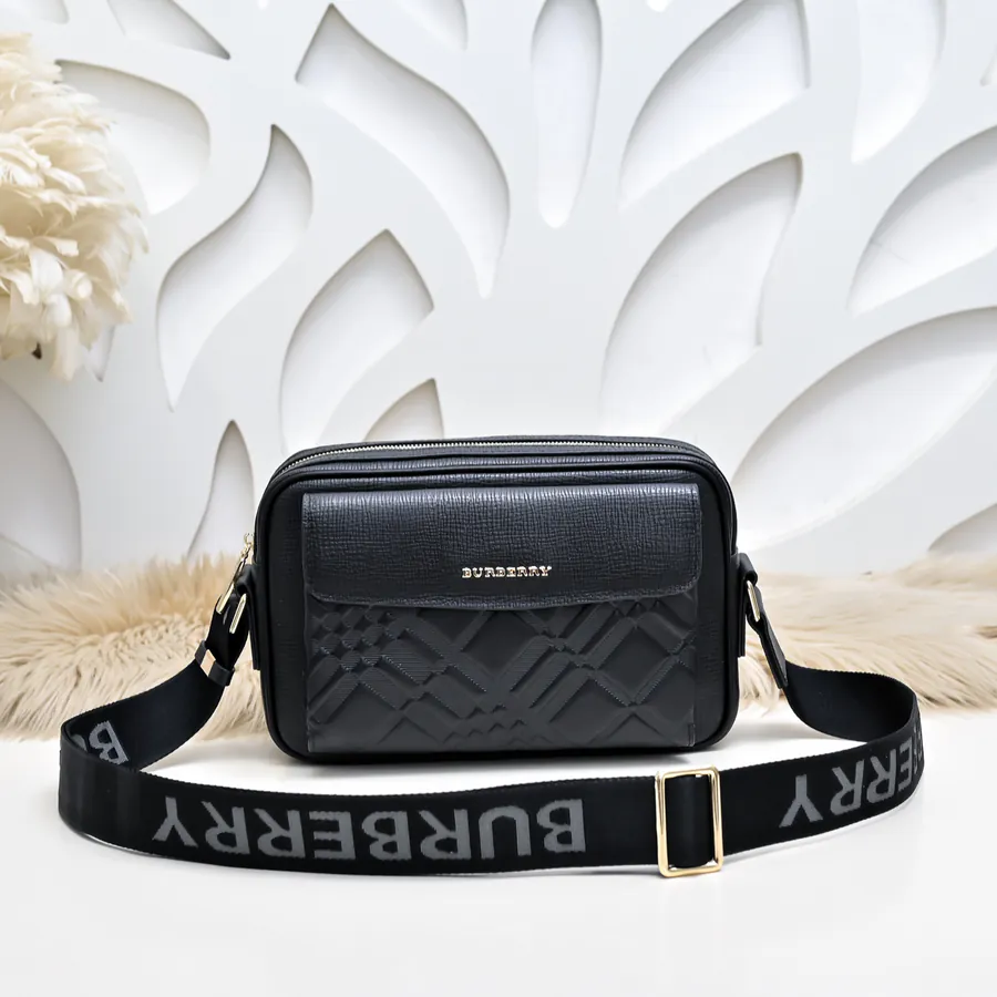 BURBERRY Men's Crossbody Bag Premium Calfskin, Stylish and Versatile