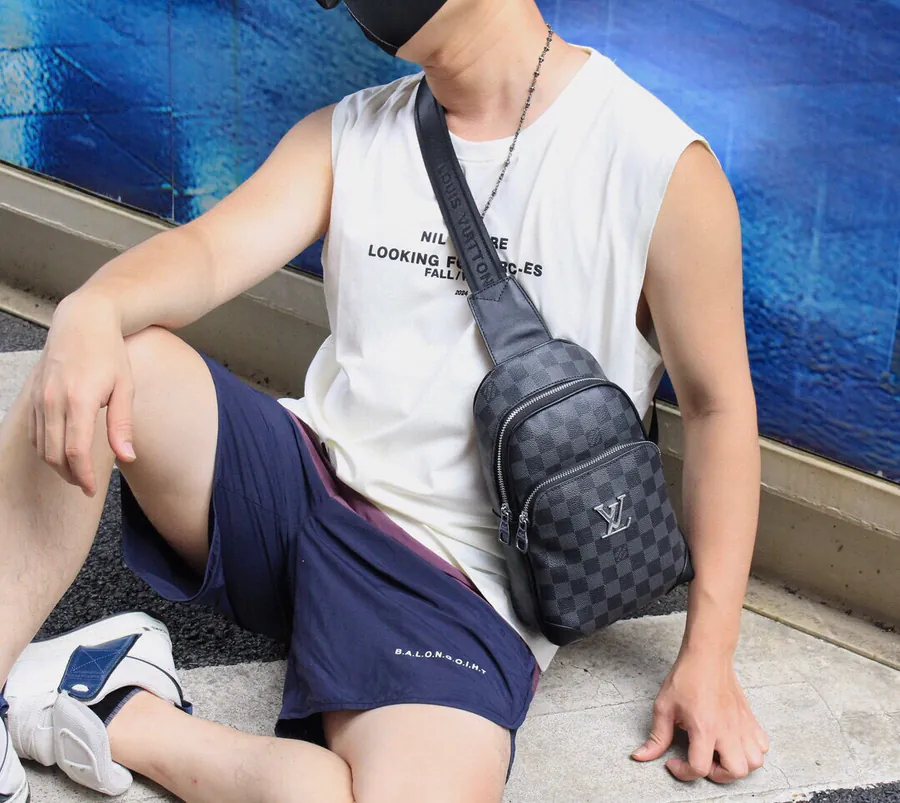 V Maison Vintage Bucket Bag