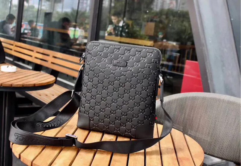 Gucci Men's Casual Bucket Bag Black