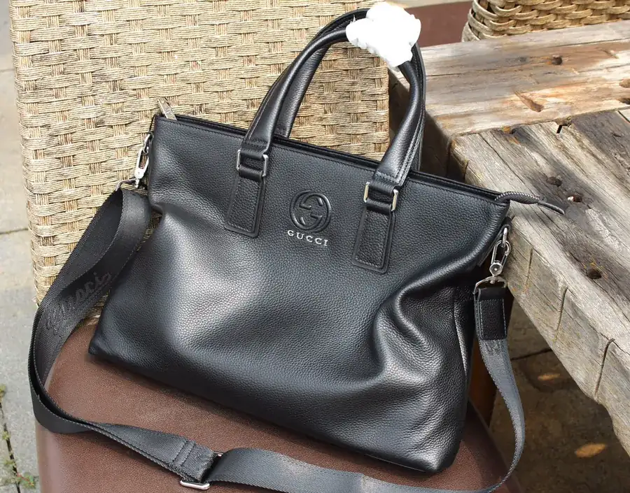 Gucci Bucket Bag with Premium Leather