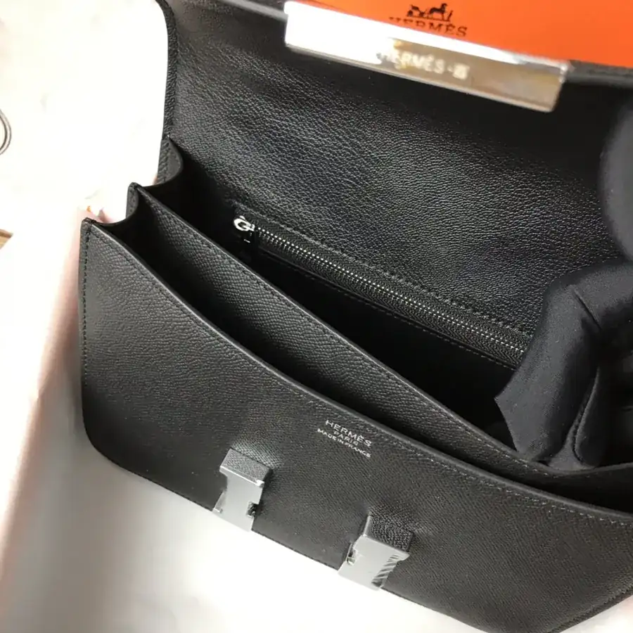 Constance Bucket Bag 23cm