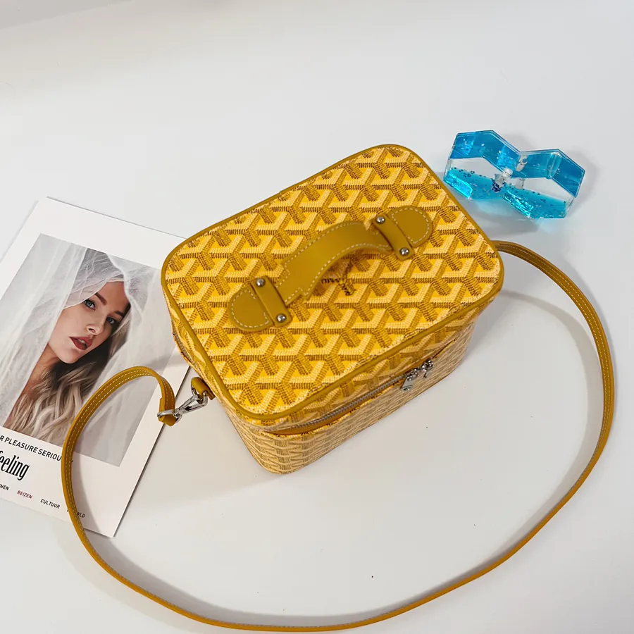 Muse Cosmetic Bag with Smart Interior Space
