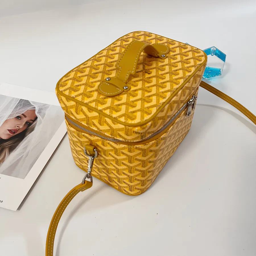 Muse Cosmetic Bag with Smart Interior Space